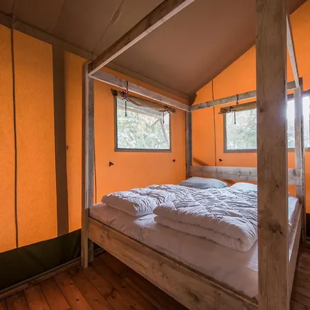 Luxury tent Safari Tent With Kitchen, 12 Km From Eindhoven Mierlo